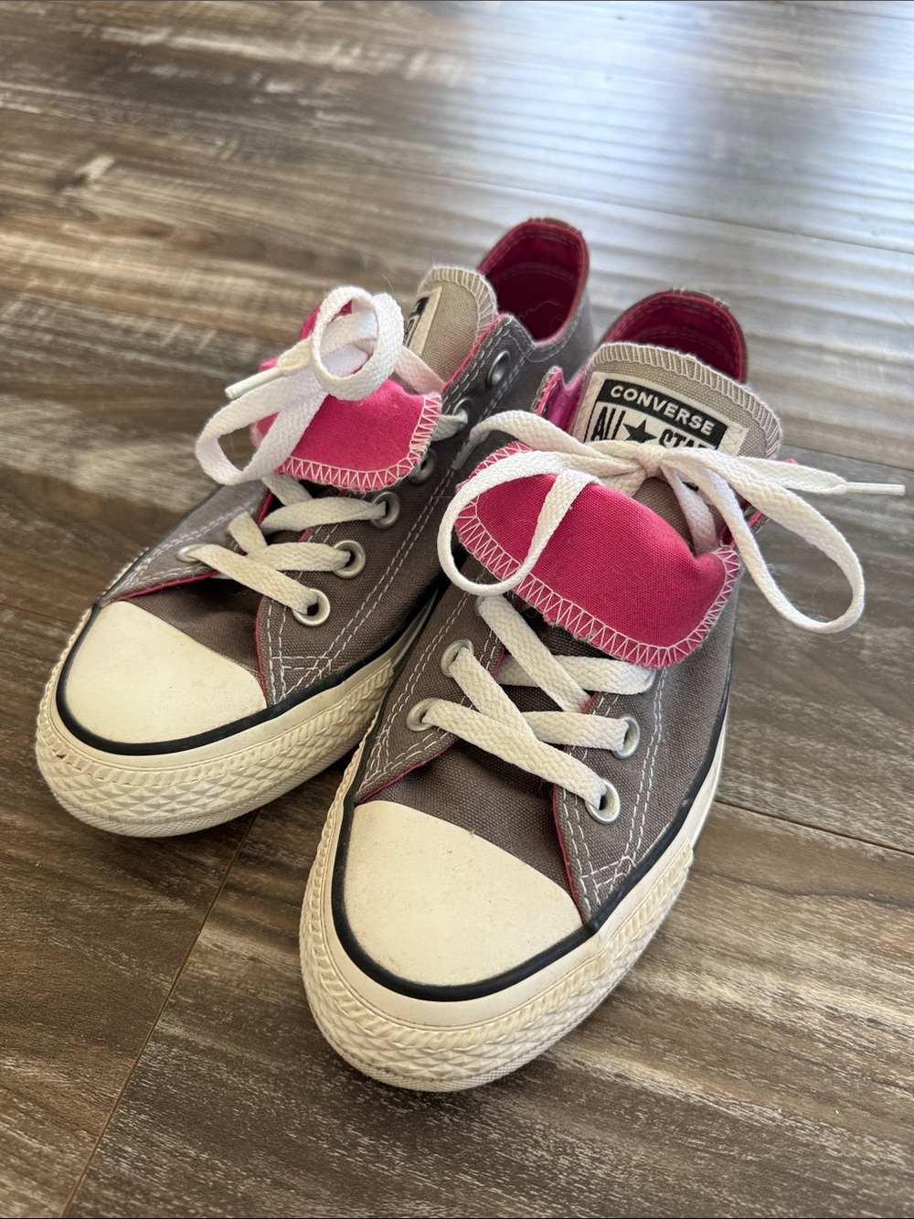 Converse Low-Top Canvas Sneakers size 7